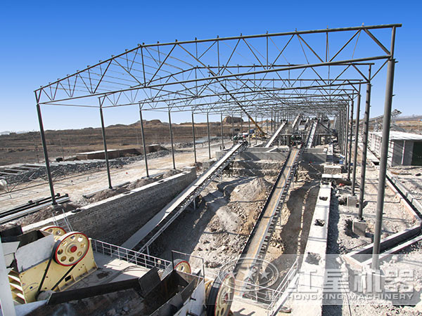 顎式碎石機作為頭破設備現(xiàn)場作業(yè) 顎式碎石機作為頭破設備現(xiàn)場作業(yè)